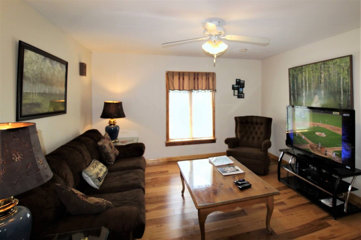 Large flat screen Roku TV in the living room!  Bring your favorite streaming app, relax and enjoy!