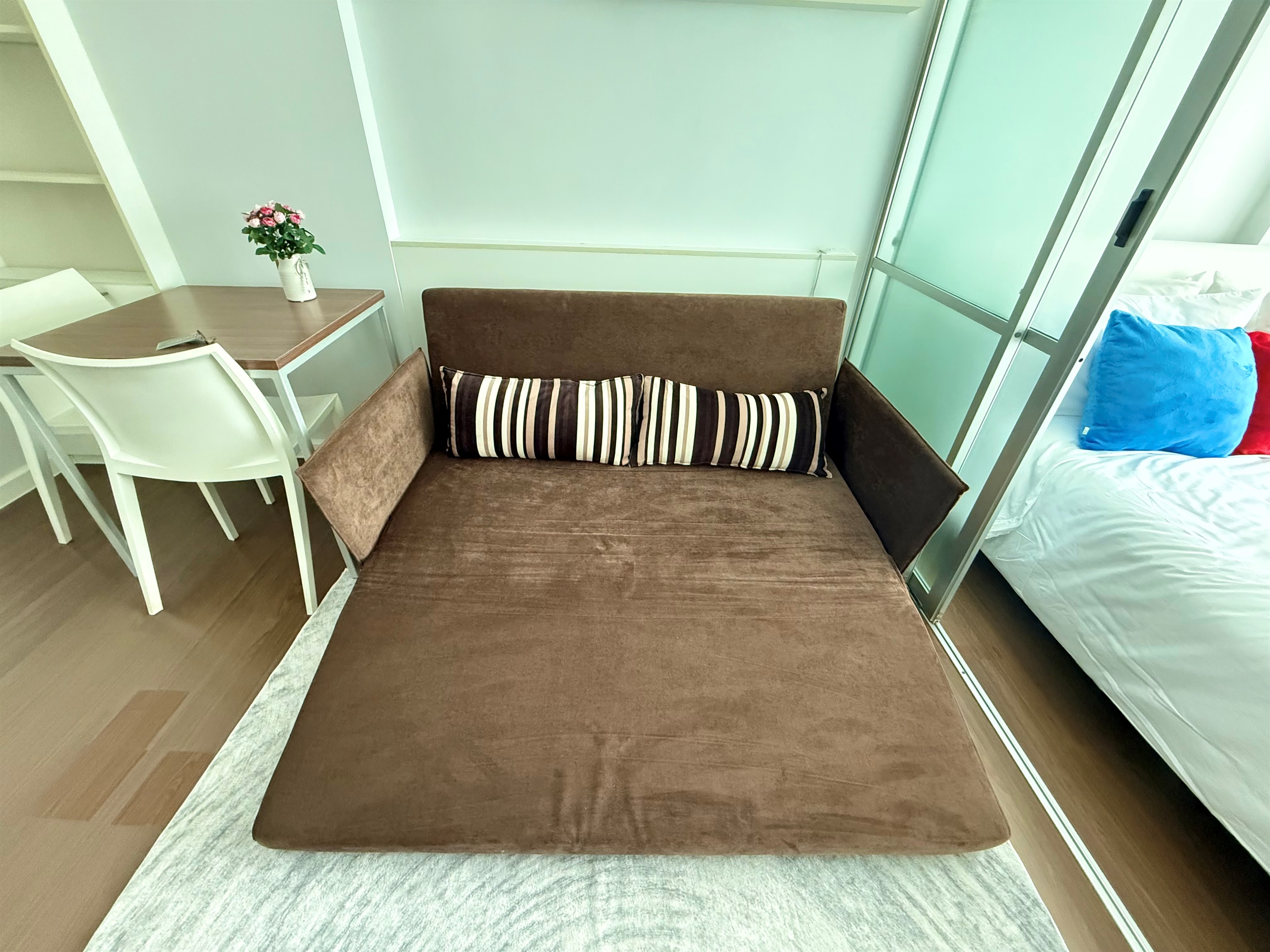 Sofabed  W185 x D107 x H85 cm.