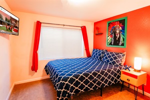 Where color meets culture! Our bedroom is a vibrant blend of orange and blue, accented by a captivating painting of Indian grace. A visual journey that transcends walls. 🧡💙🎨 #CulturalCharm #BedroomElegance