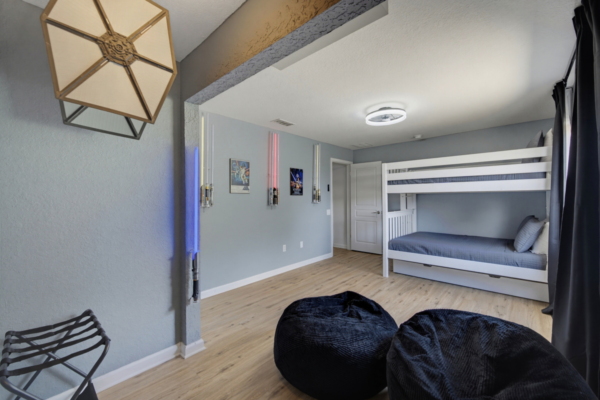 Star Wars full-over-full bunkbed w/ twin trundle
