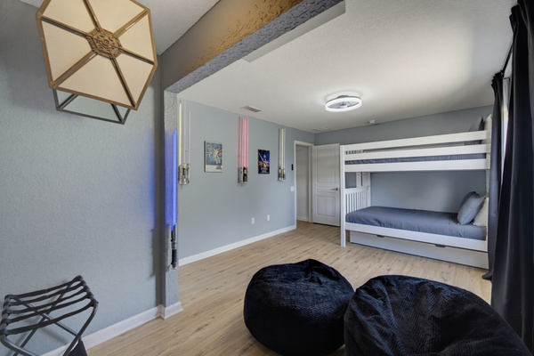Star Wars full-over-full bunkbed w/ twin trundle