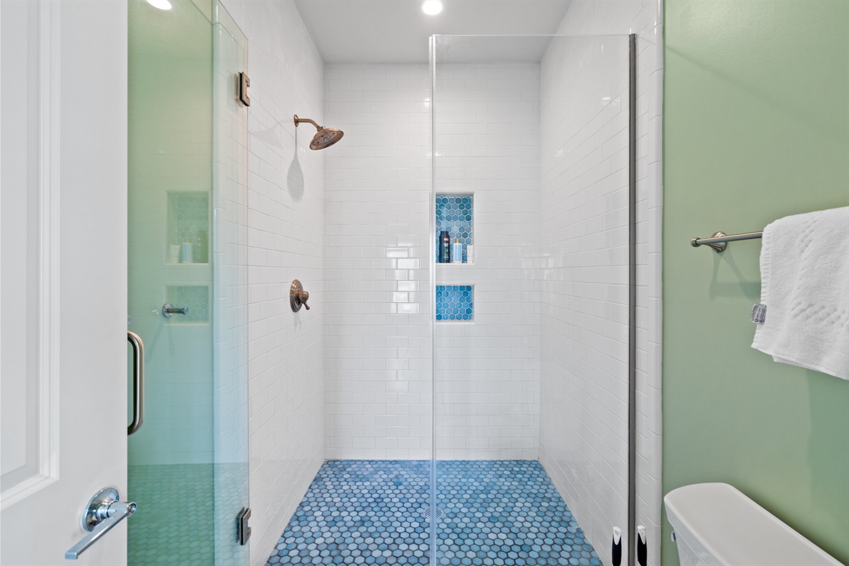 2nd Level Master Bathroom