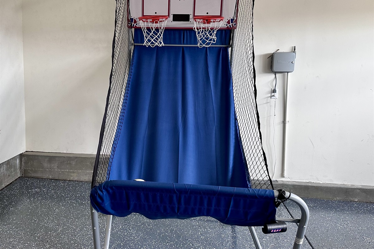 Basketball game 