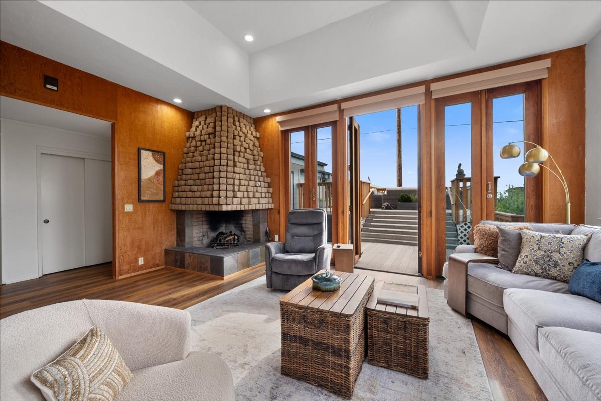 Fireplace Unavailable for guest use