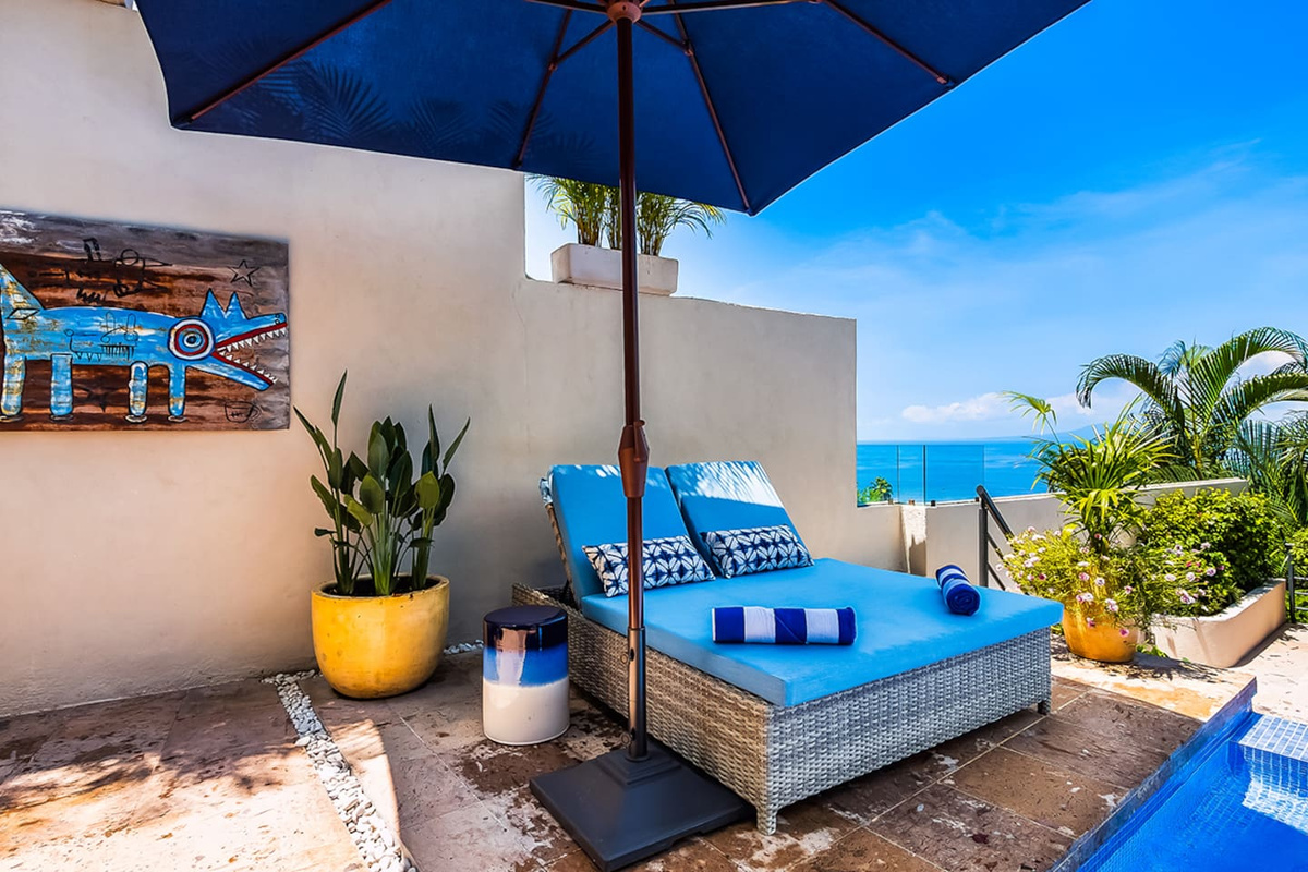 Additional Pool Seating