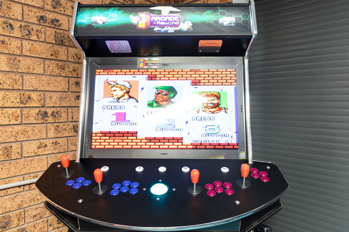 Arcade Machine with Shooters. 4500 Games