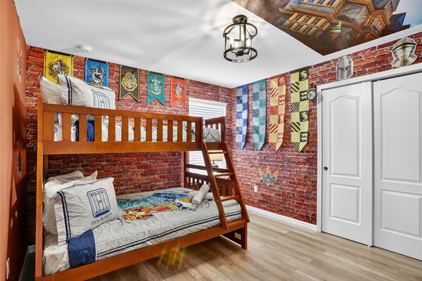 Bedroom 9 - Bunk Bed (Double on bottom - Twin on top)
