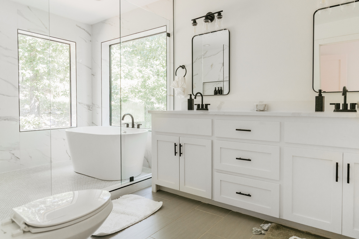 Ensuite bathroom. Attached to King suite.