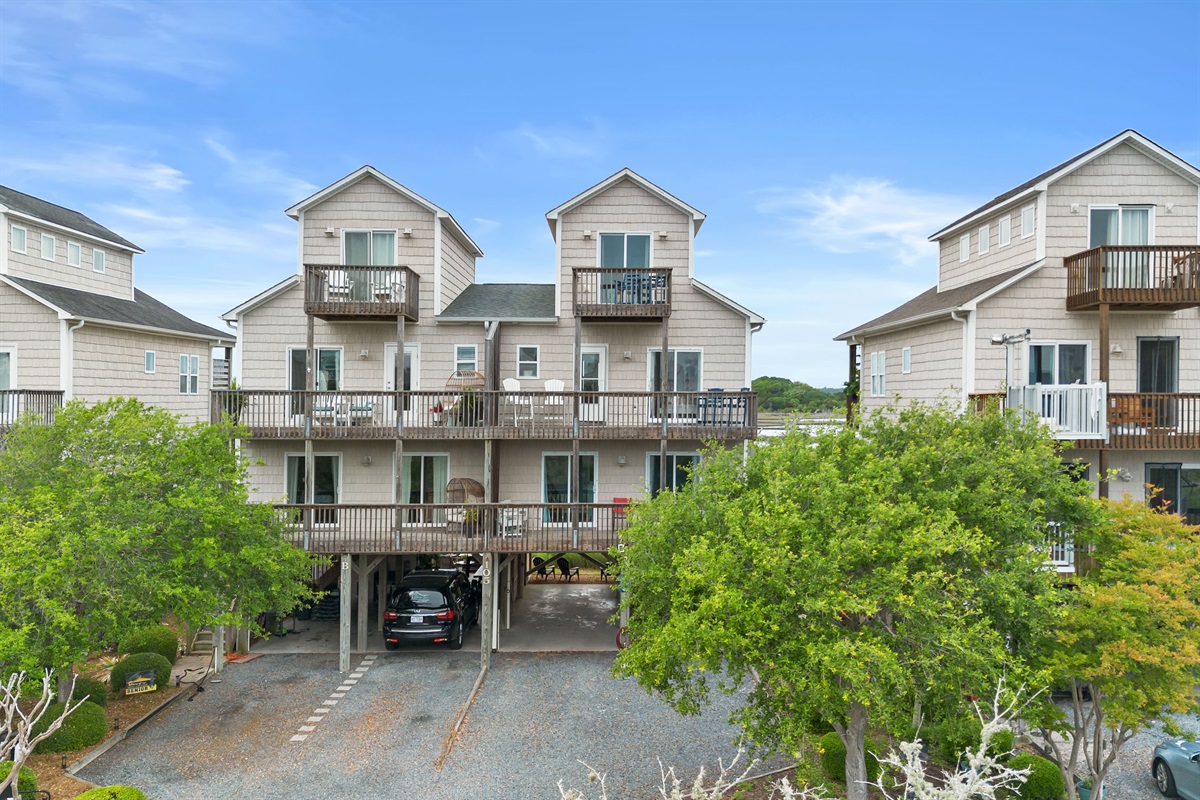 Jolly Rogers: a spacious coastal home with multiple balconies and elevated outdoor living