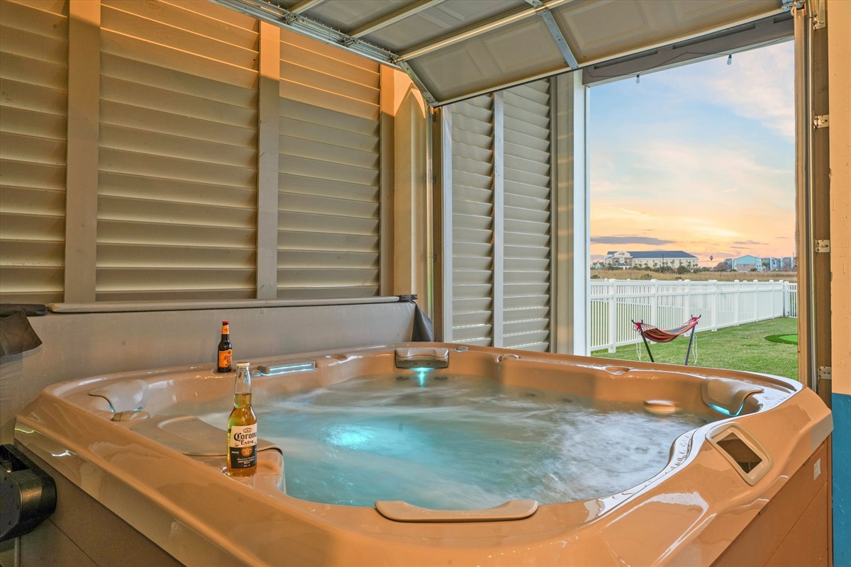 8134c513d231453d95d0f6551c58169a Large | Beachhouse | Texas | TX | Vacation Homes | Galveston | Crystal Beach | Kokomo | Breezy Days | Beachfront Elegance | Sunrise Serenity | Southern Sands Property Management, LLC