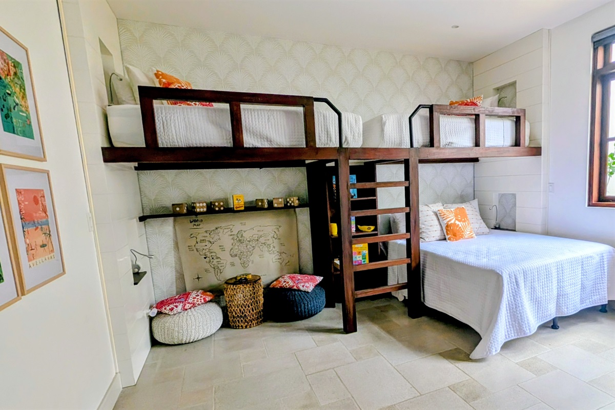 Family friendly bunk room