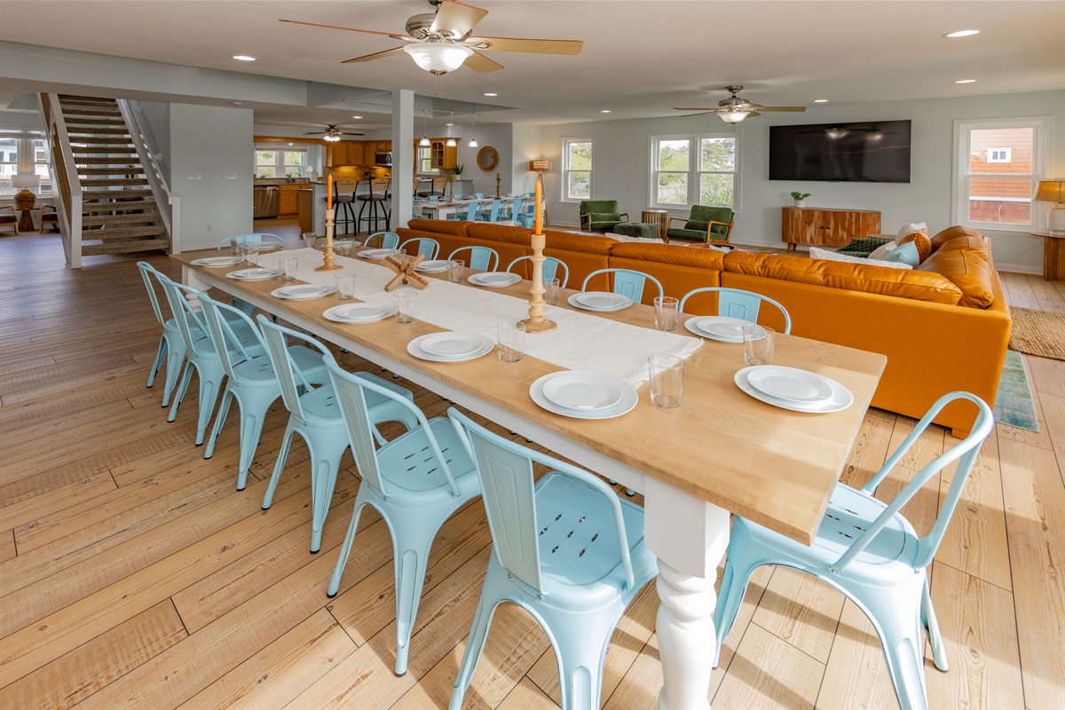 Plenty of seating for family gatherings and reunions!