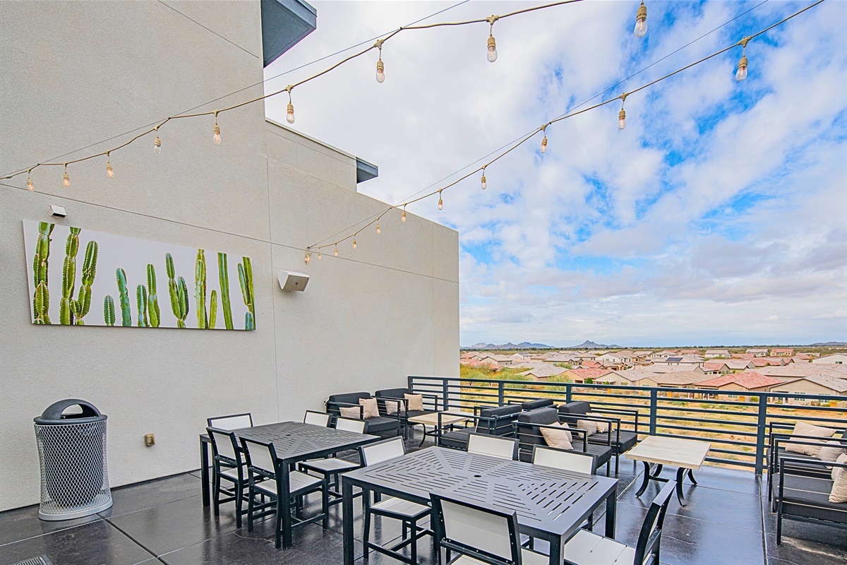 Rooftop views and desert vibes await!