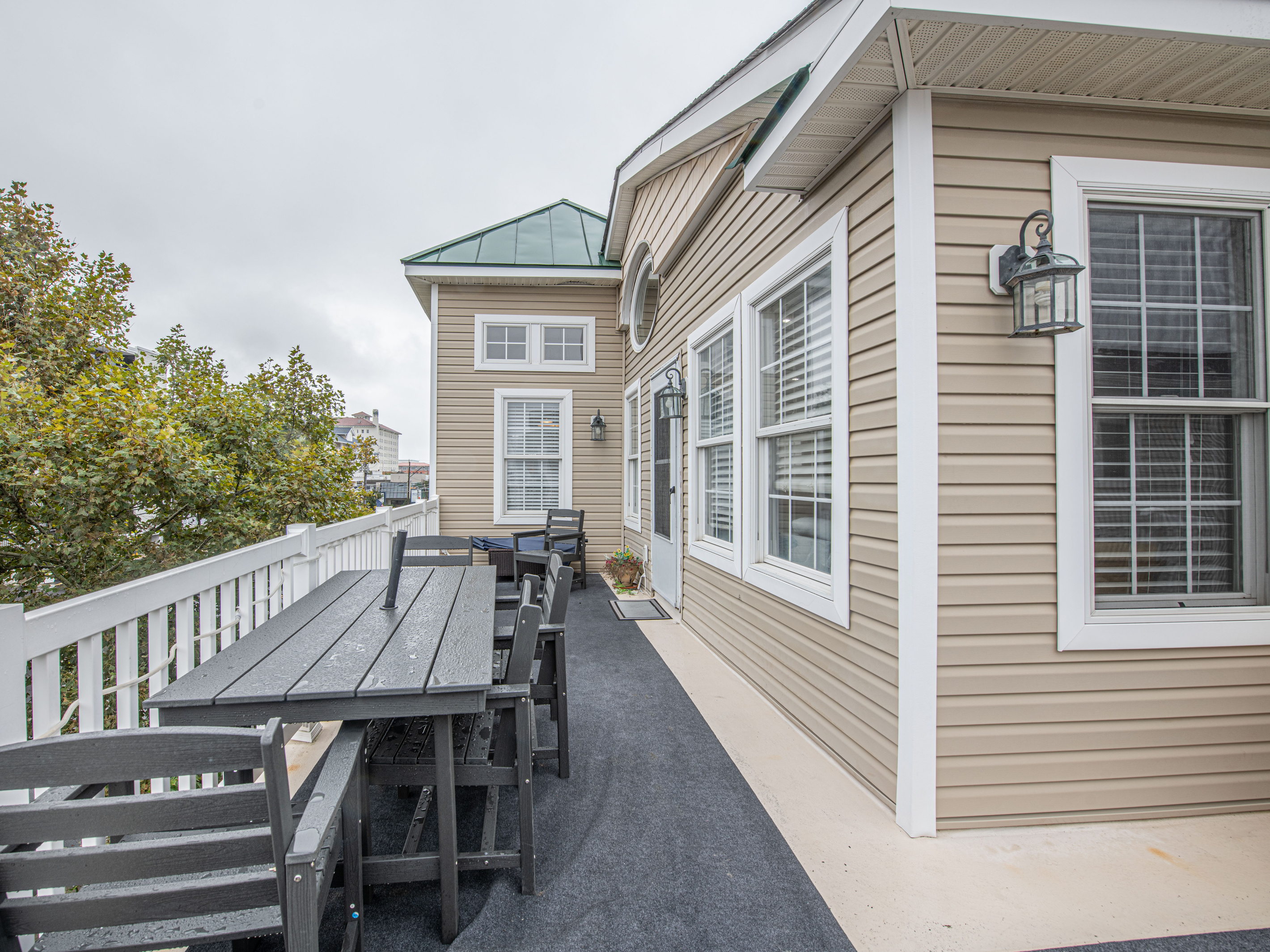Outdoor Dining Setup