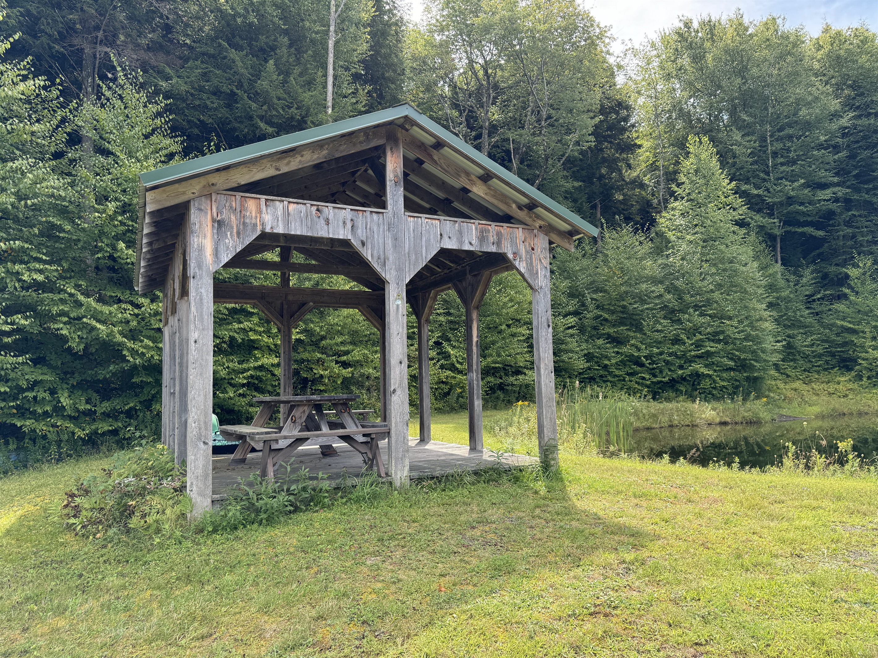 The pavillion at Pindar's Pond