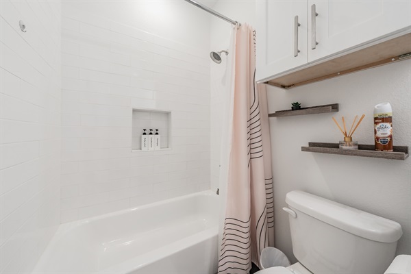 Second full bathroom with tub/shower combo