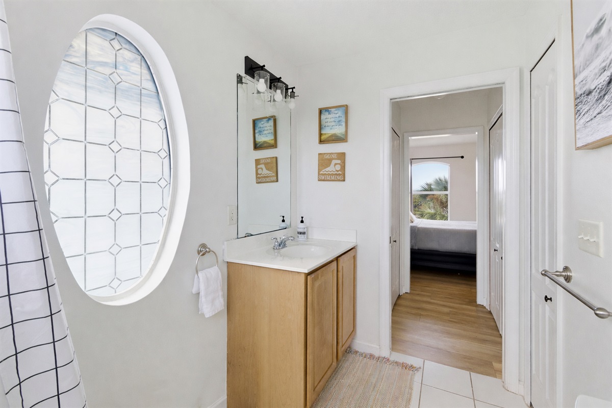Single sink linen closet