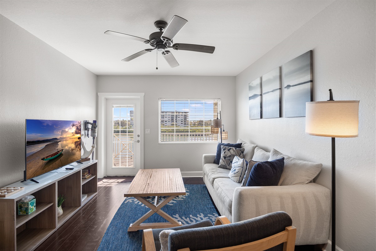 Living room - overlooks the intracoastal - sleeper sofa