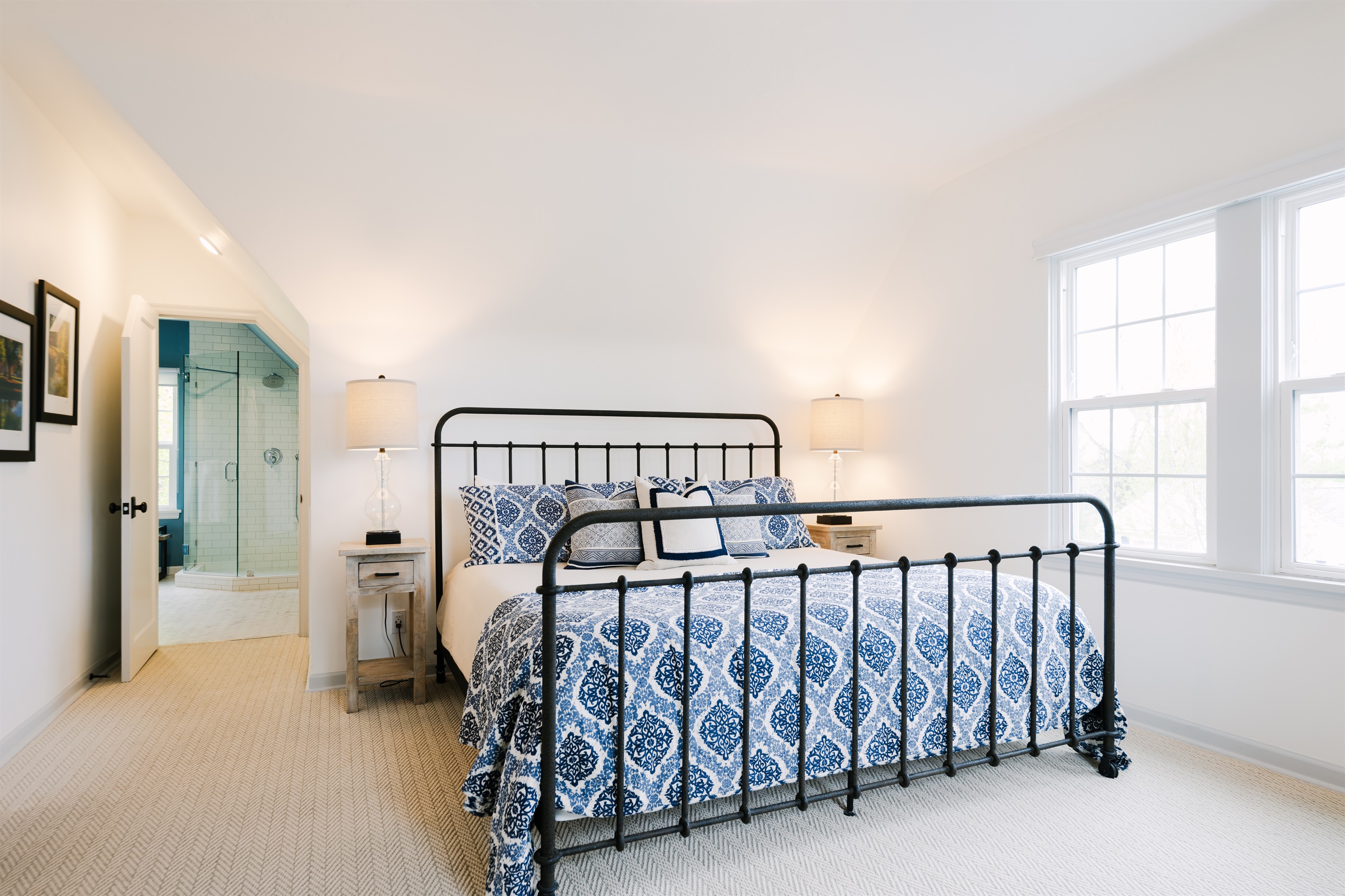 Farmhouse bedroom 4: King Ensuite, 2nd Floor.