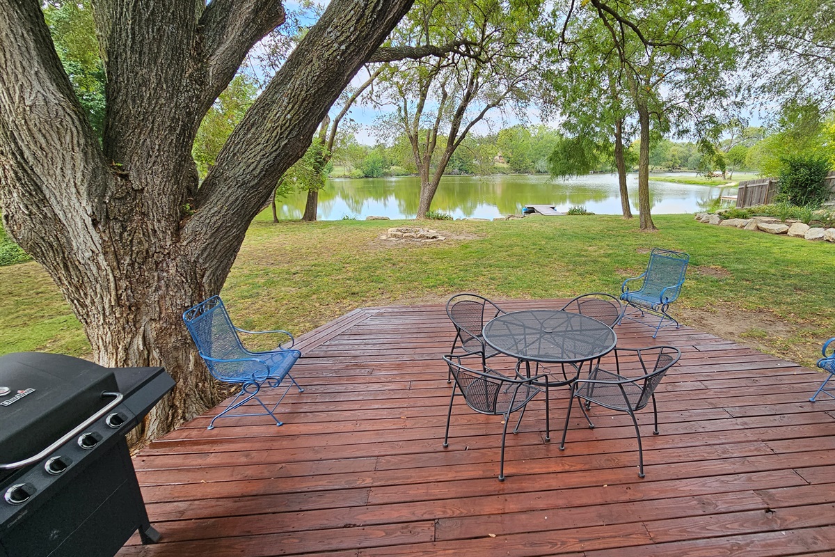 Back Deck includes gas grill