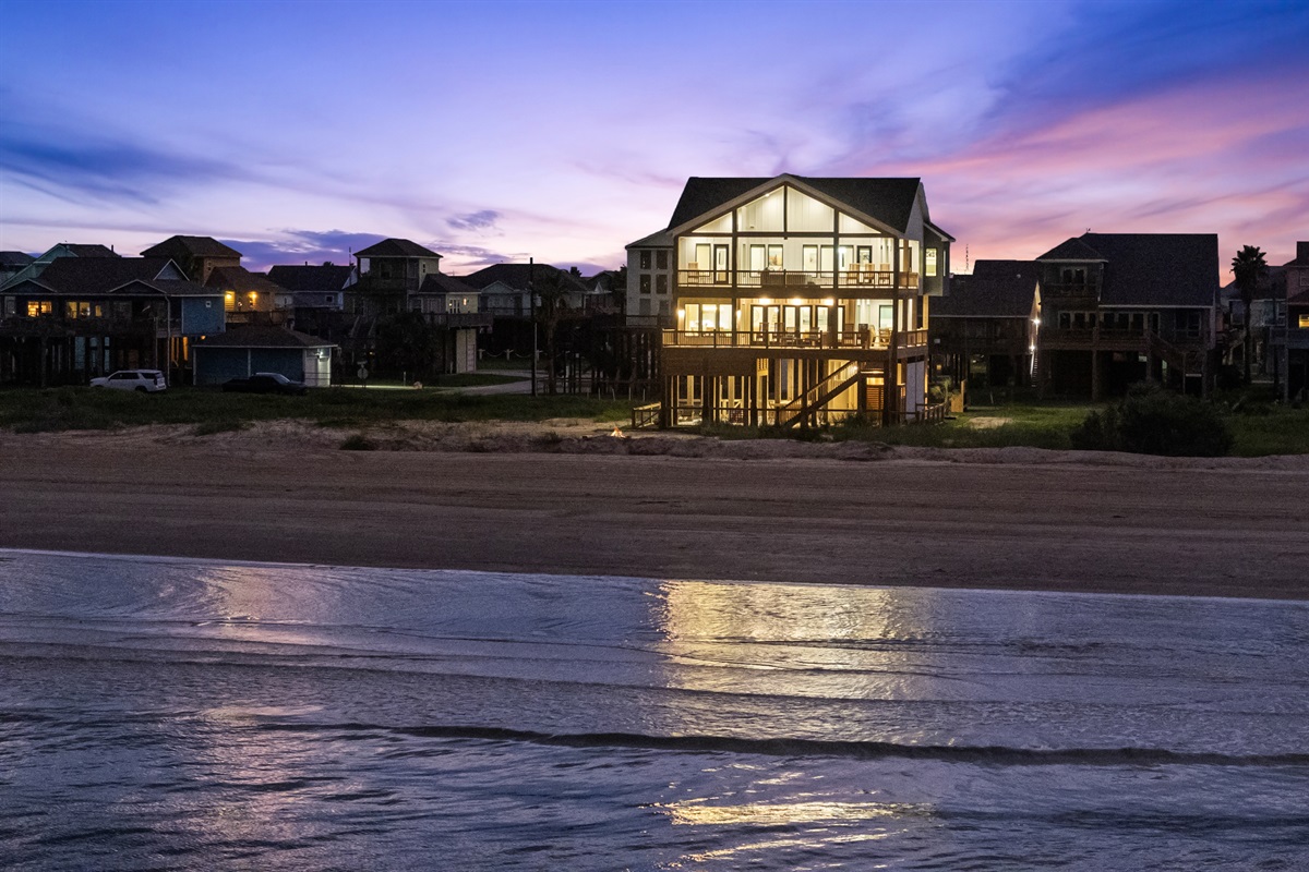 819b7f40648d41d6b336b875202a4568 Large | Beachhouse | Texas | TX | Vacation Homes | Galveston | Crystal Beach | Kokomo | Breezy Days | Beachfront Elegance | Sunrise Serenity | Southern Sands Property Management, LLC