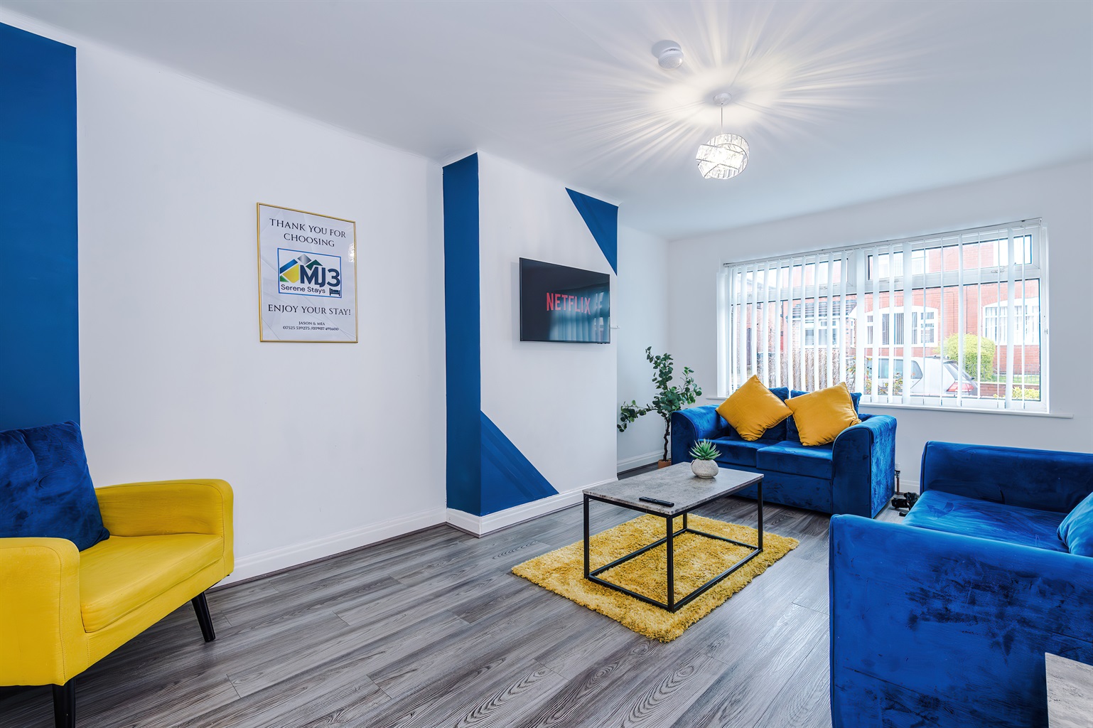 The spacious, modern & airy lounge benefits from modern decor and smart TV with streaming services and fast free WiFi throughout 