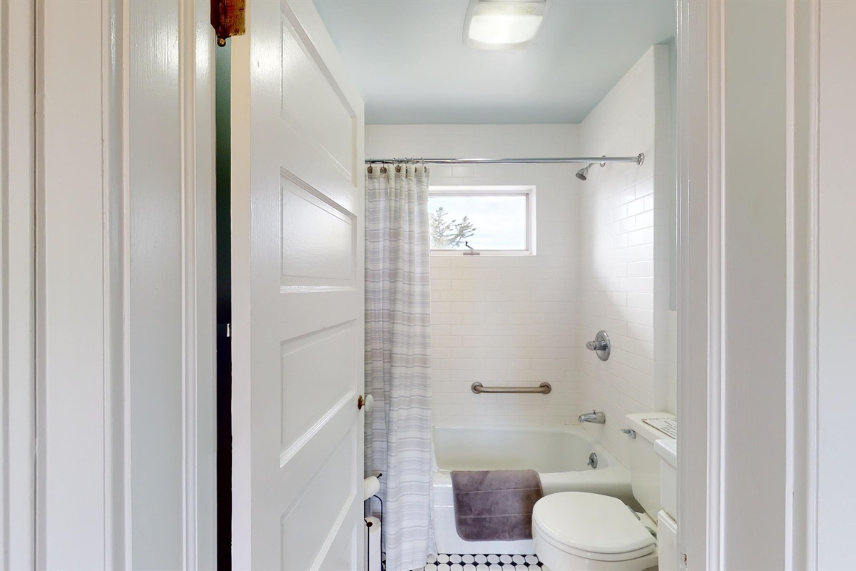 Second Floor Bathroom (Between Lookout and Empire)