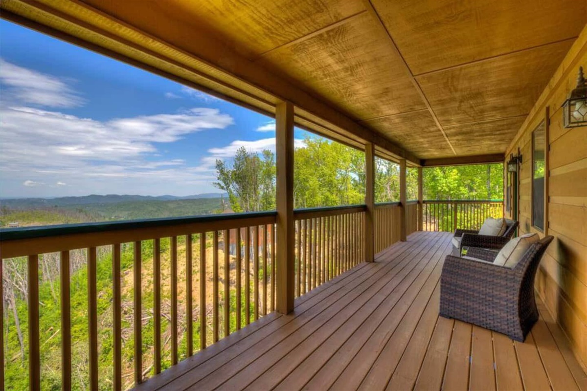 Private balcony off the master bedroom