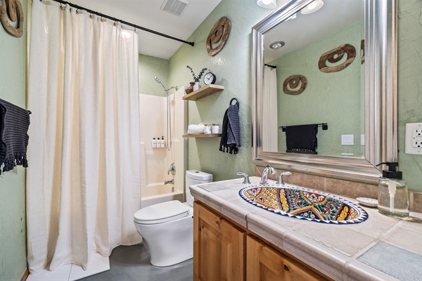 2nd bathroom with a tub