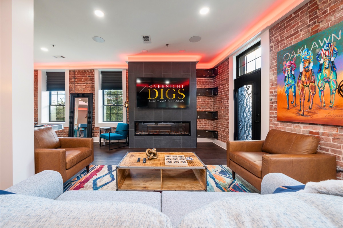 [Fireplace] Gather Around the Gas Fireplace in the Living Room