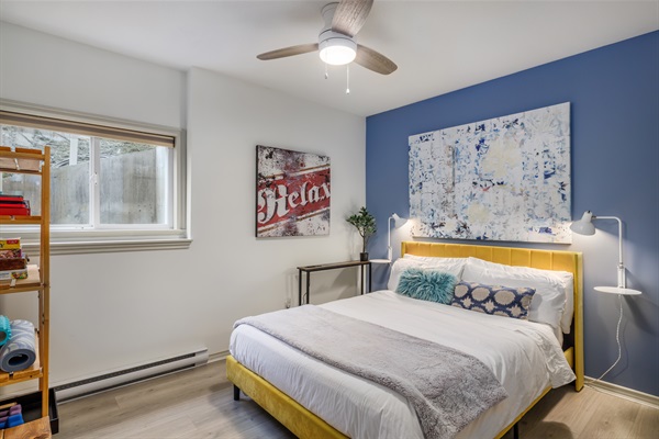 Queen Room and reading lights