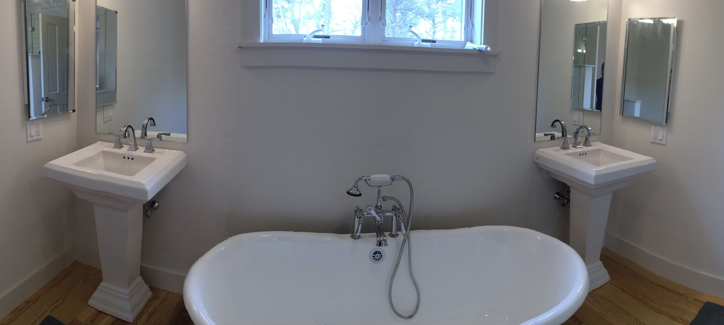 Primary Bath sinks and tub