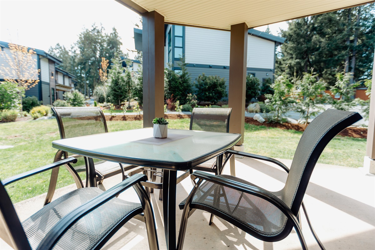 Unit A. Covered Patio. Natural Gas BBQ.