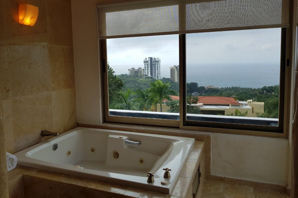Master Suite II - jacuzzi w Ocean View