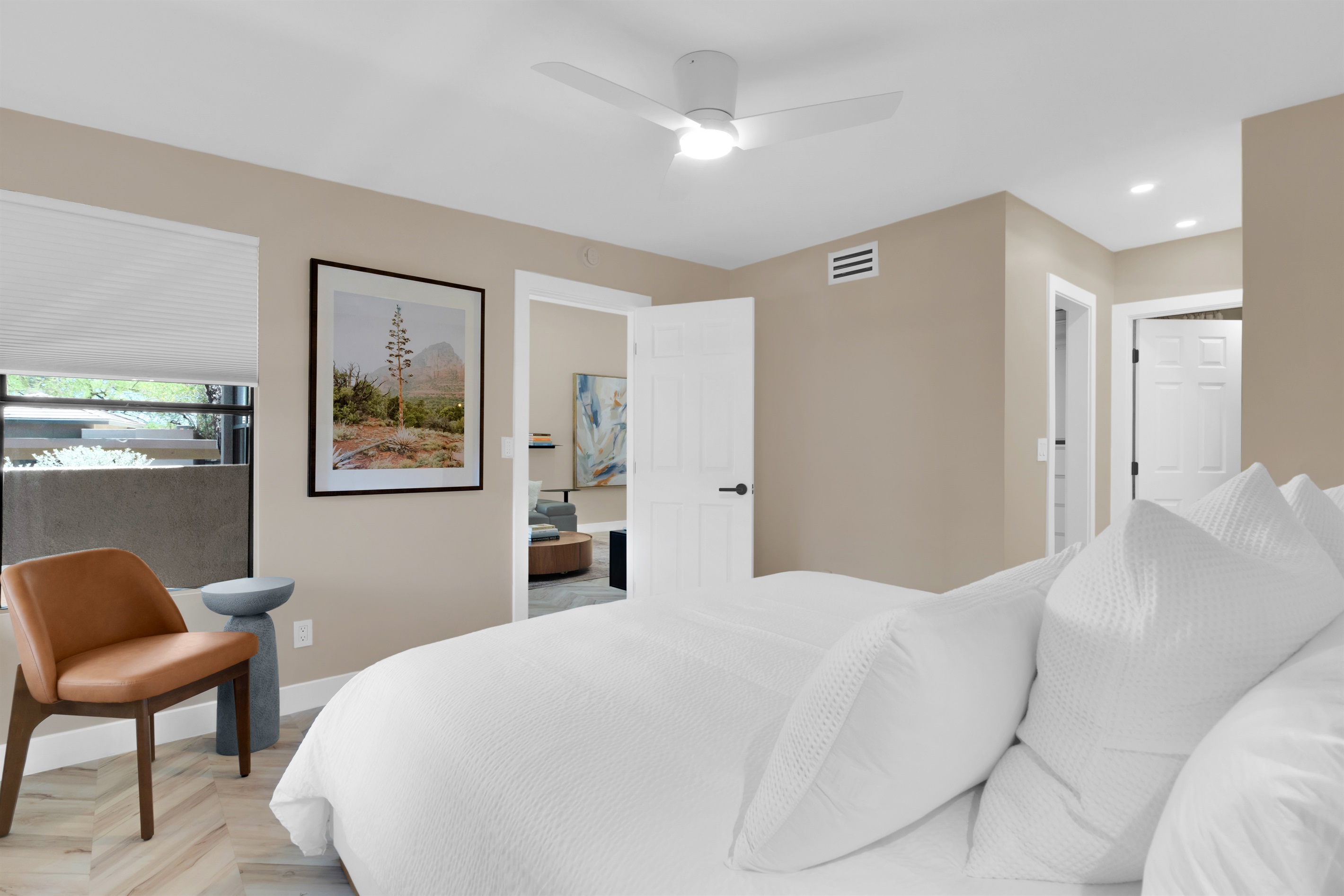 Master (King) Bedroom
