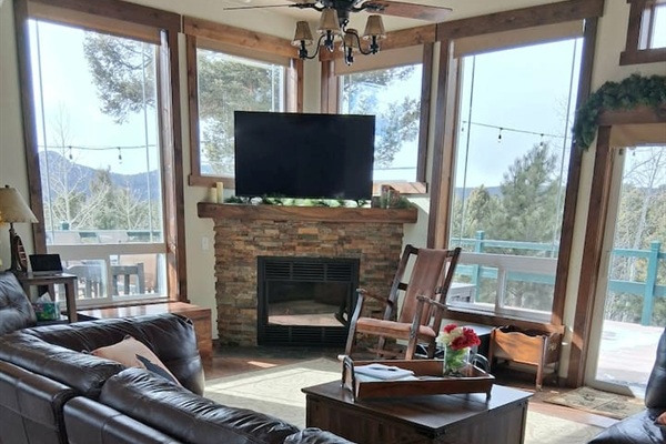 Beautiful views of the mountains of Colorado, with room for all to enjoy!  Smart TV, propane fireplace and deck access to the hot tub outside!