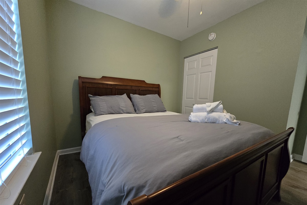 Queen Sleigh Bed
