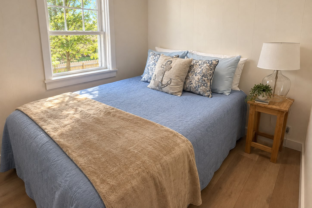 Double Bedroom Main Floor