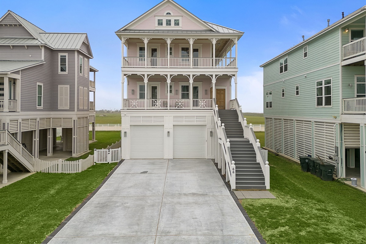 821e2e0f4a5e4d80bb23252232a07a4e Large | Beachhouse | Texas | TX | Vacation Homes | Galveston | Crystal Beach | Kokomo | Breezy Days | Beachfront Elegance | Sunrise Serenity | Southern Sands Property Management, LLC