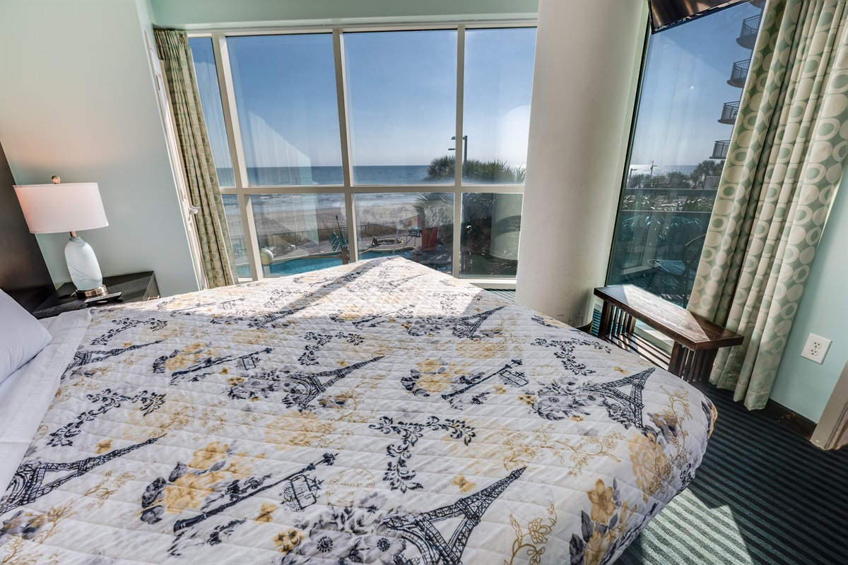 Beautiful Bedroom with Amazing Views 🌊☀️