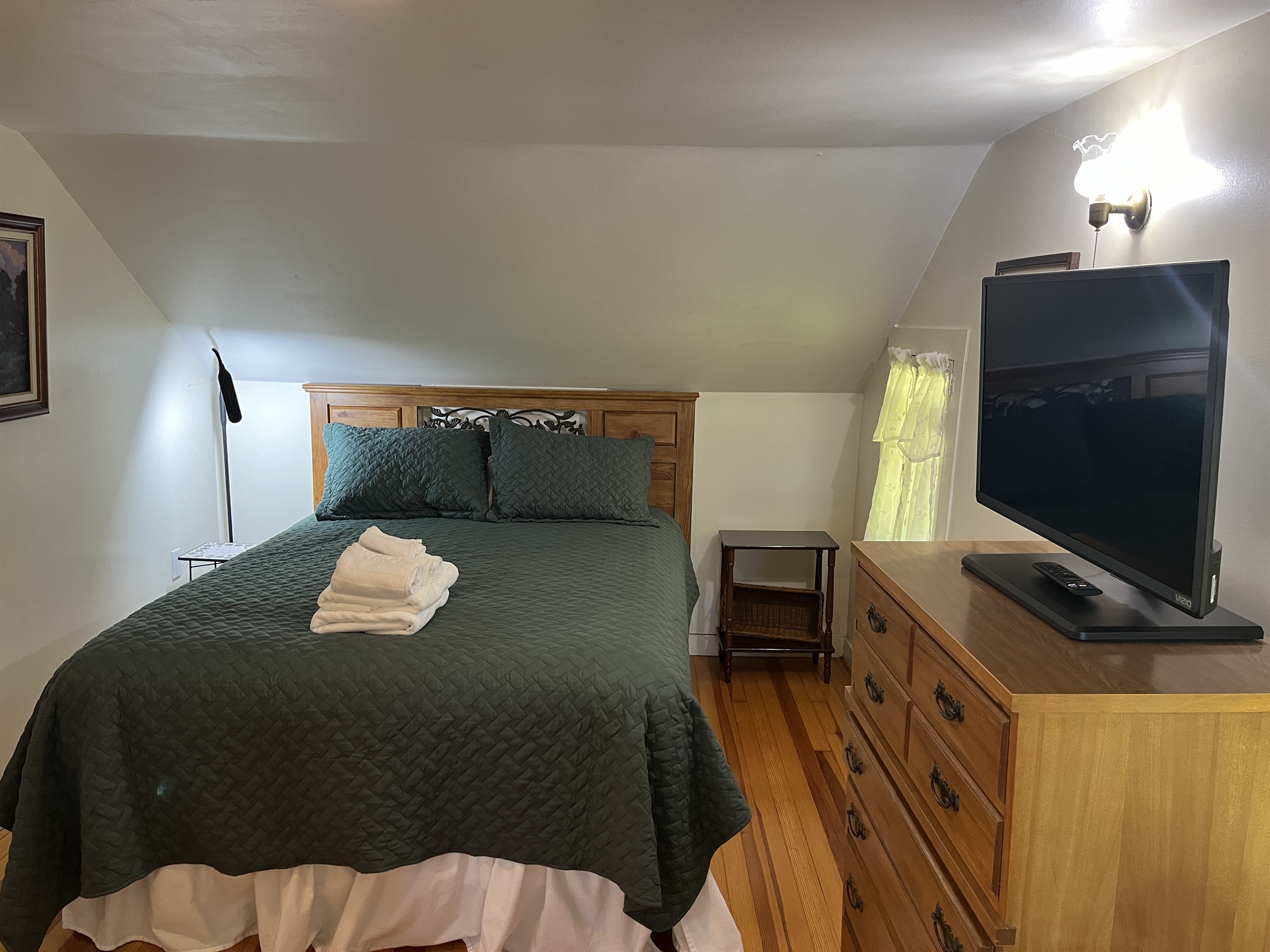2nd floor Queen with ensuite bath