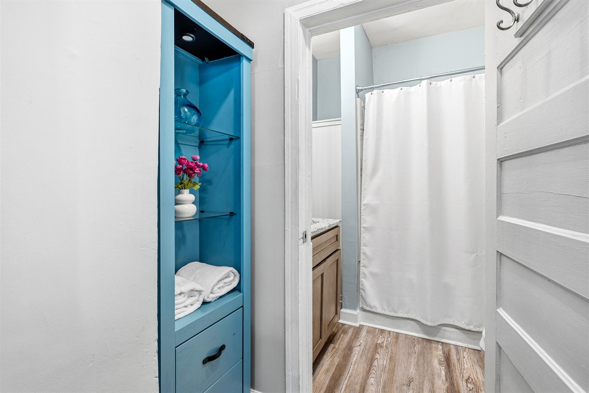 Passageway from into the bathroom