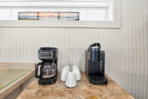 Full pot coffee maker + Keurig