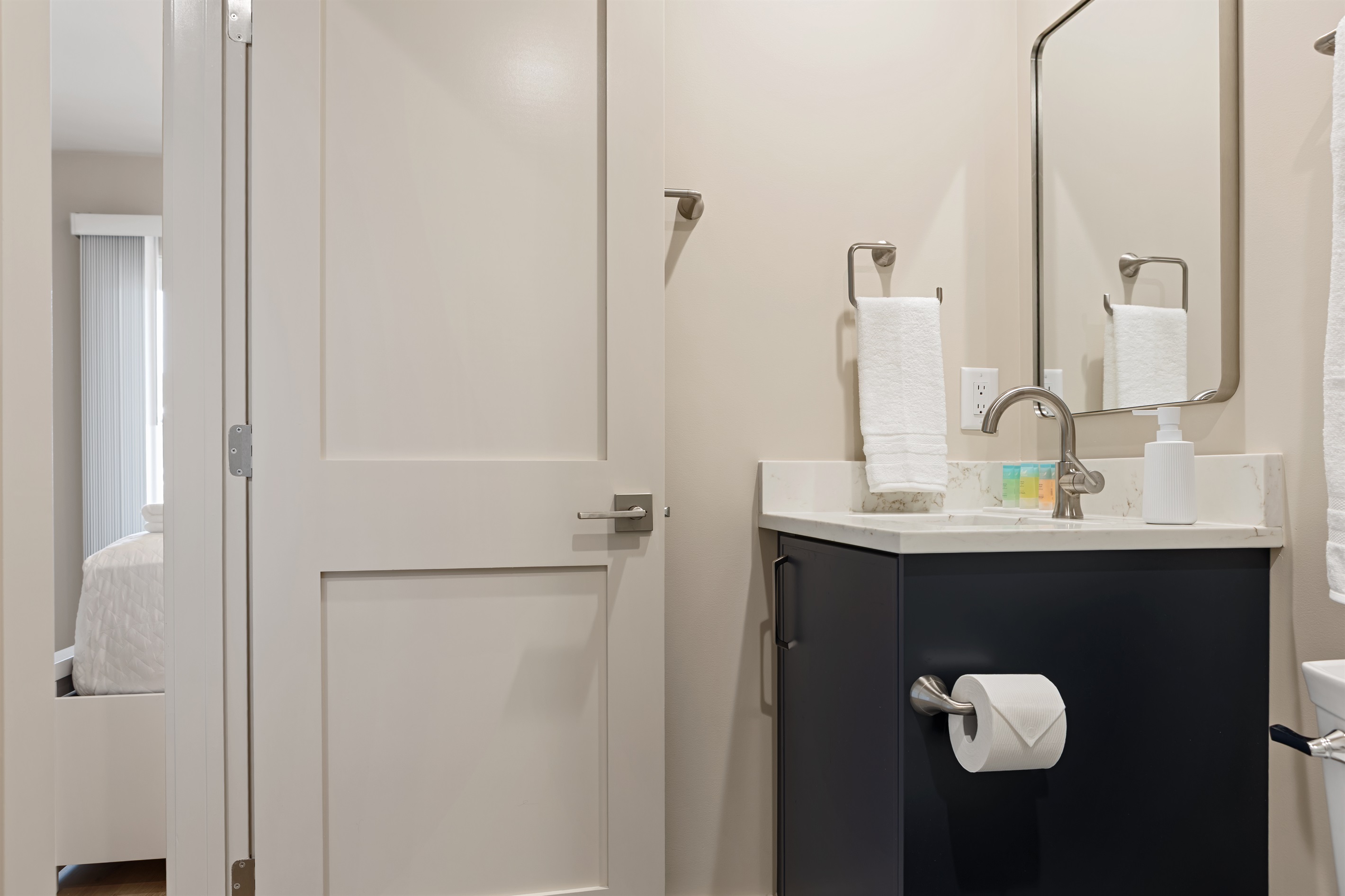 Bath linens provided