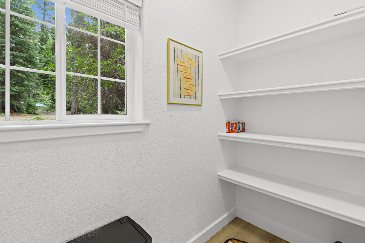 Large pantry in kitchen area