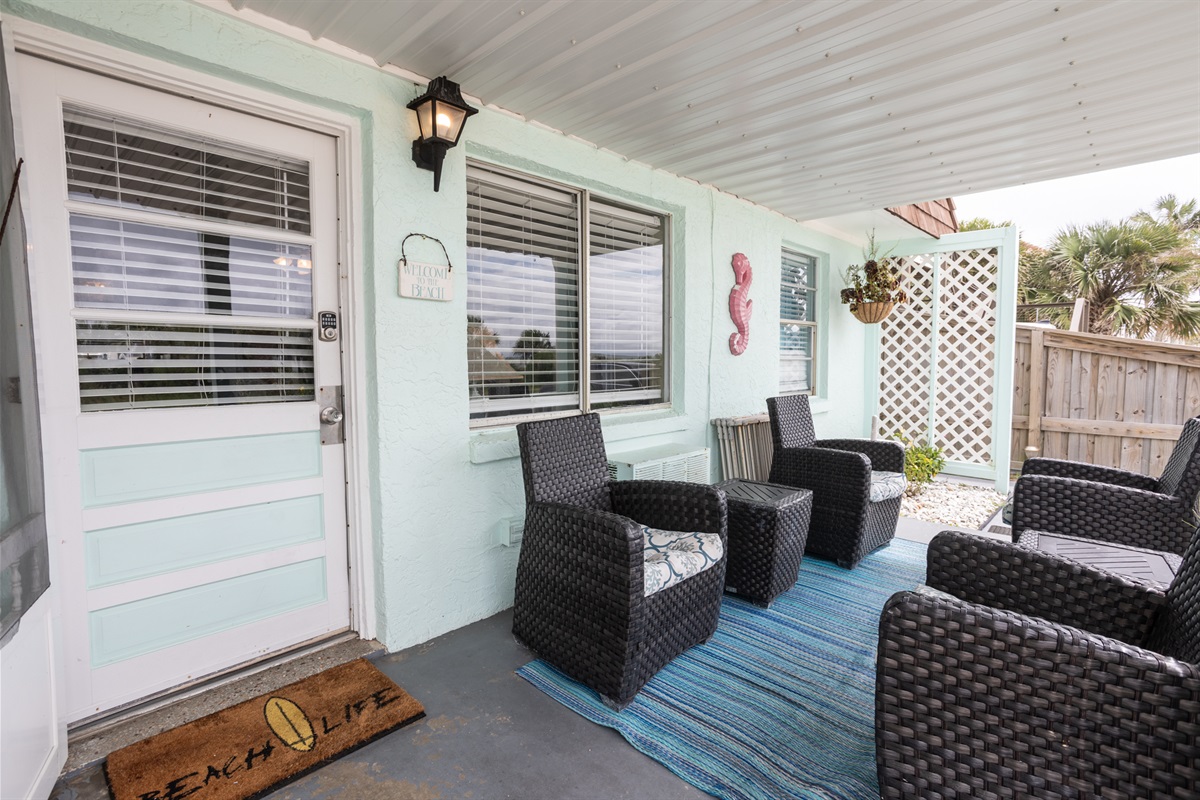 Front porch-sitting area
