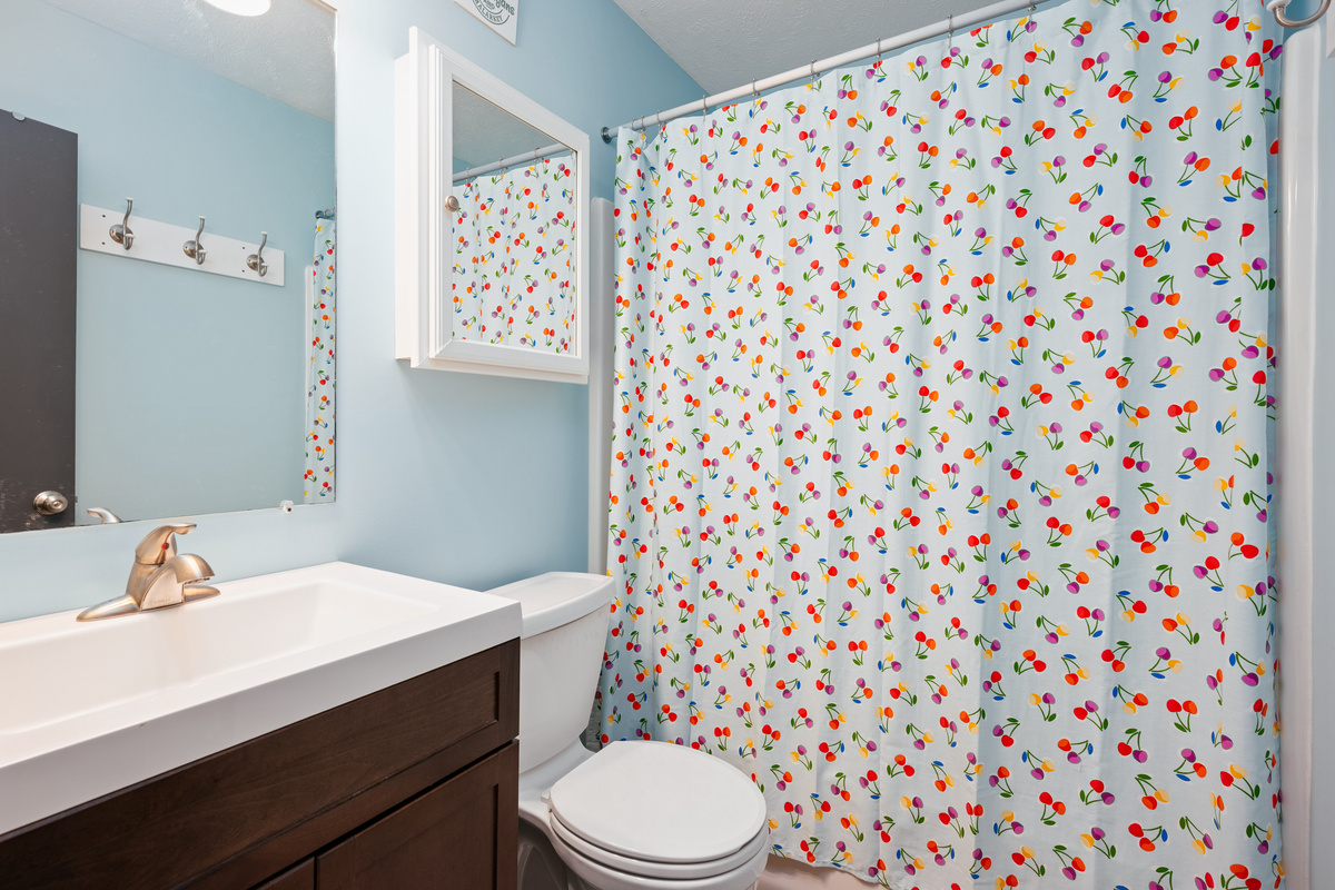 Full Bathroom