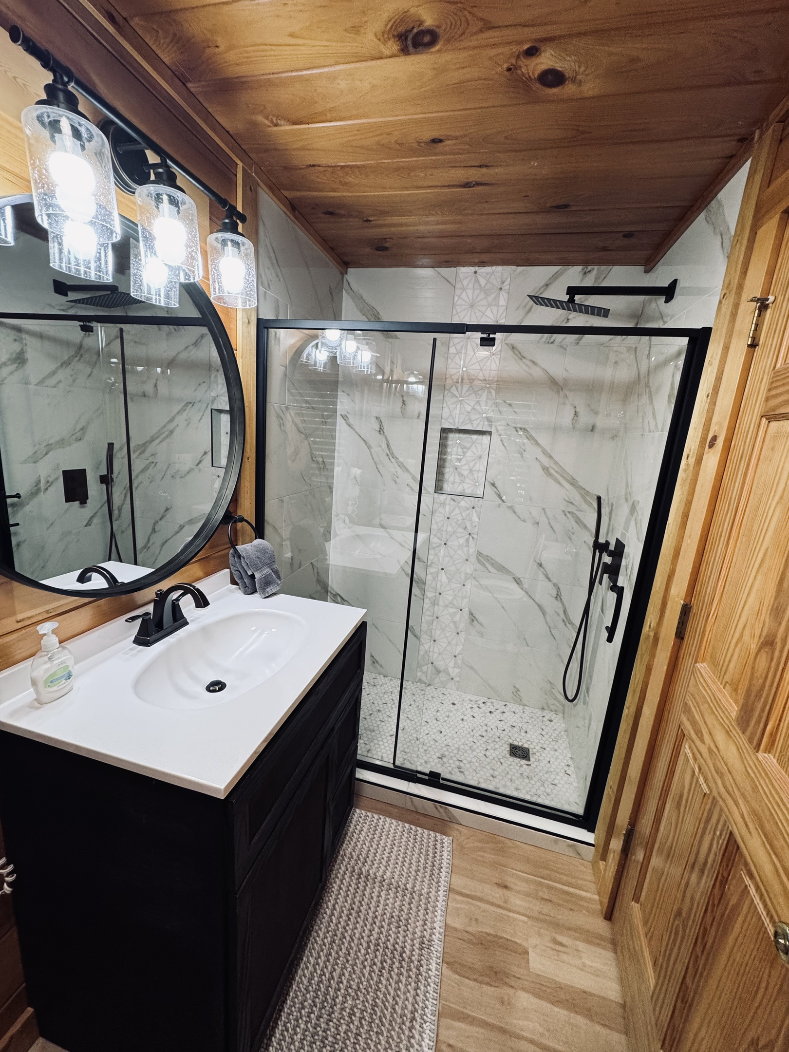 Newly renovated Main Floor Bathroom