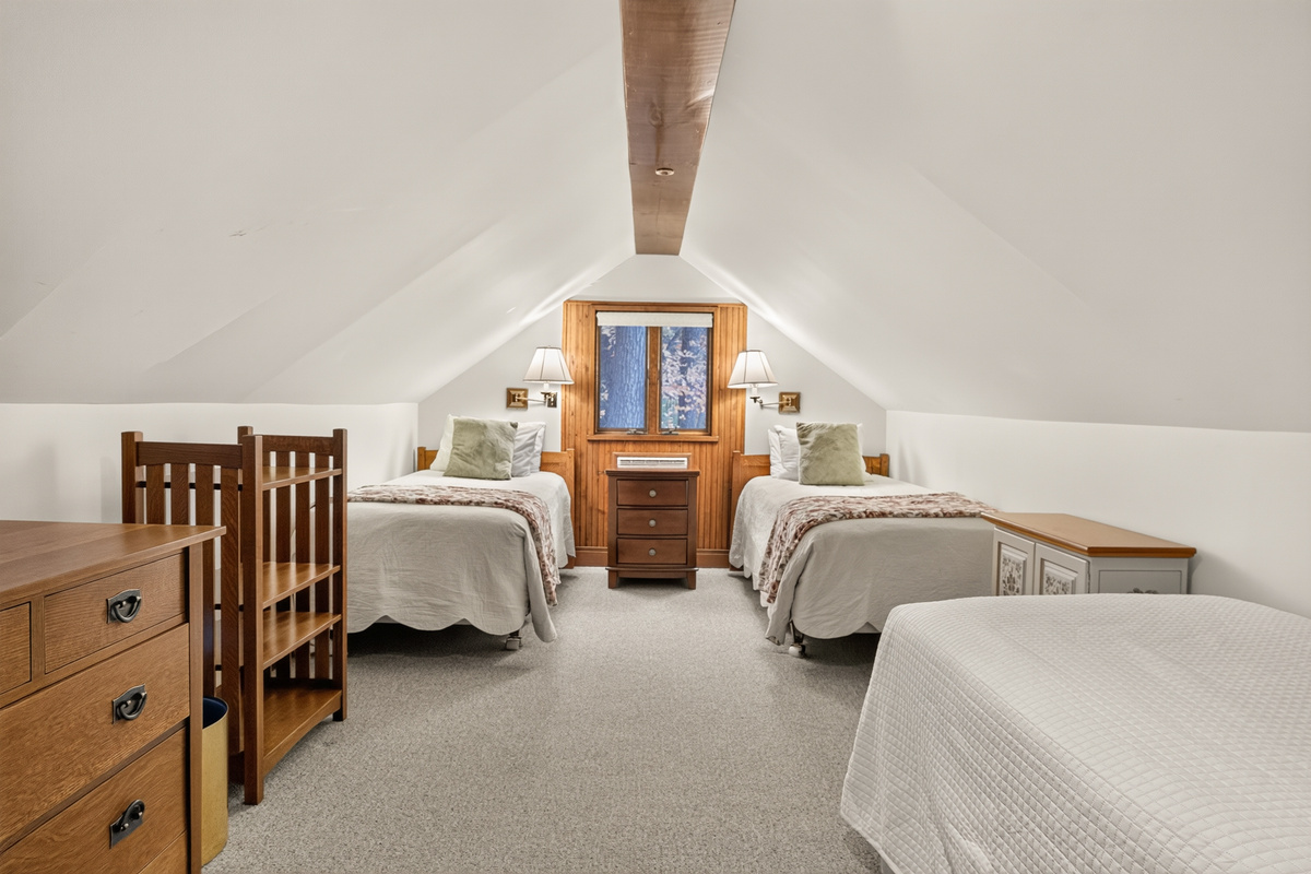 Main house- 2nd floor bedroom