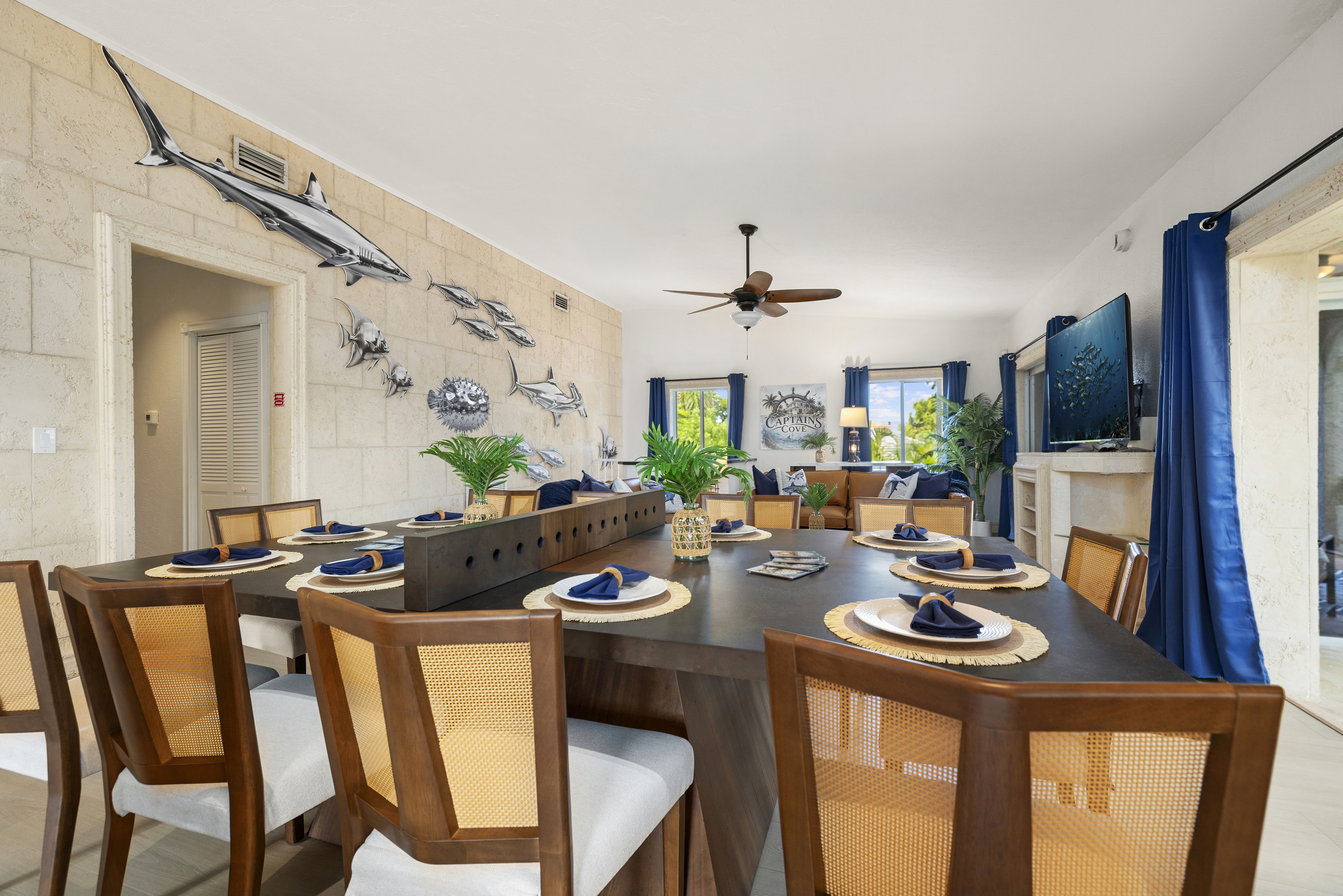 Oversized dining room table ensures there is plenty of seating for your entire group.